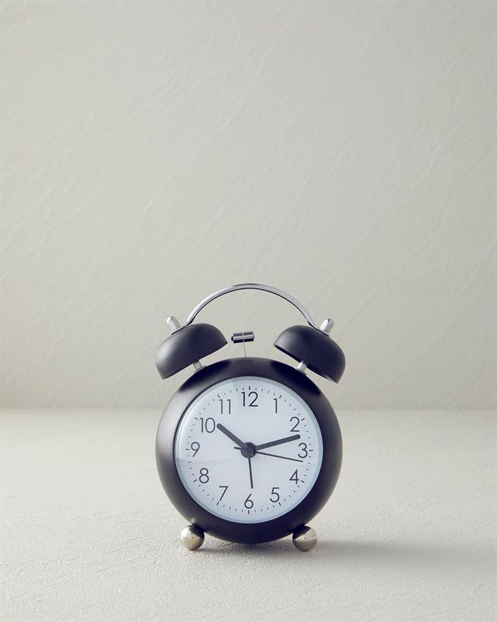 Chelsy Metal Table Clock Black