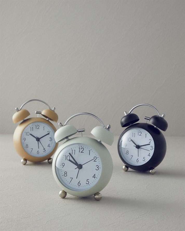 Chelsy Metal Table Clock Green