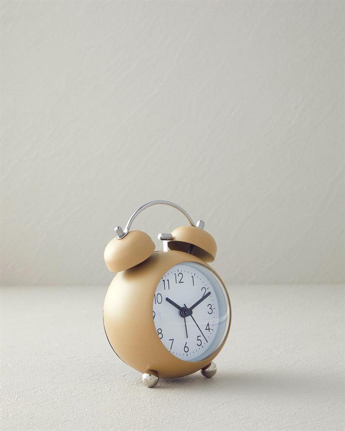 Chelsy Metal Table Clock Beige