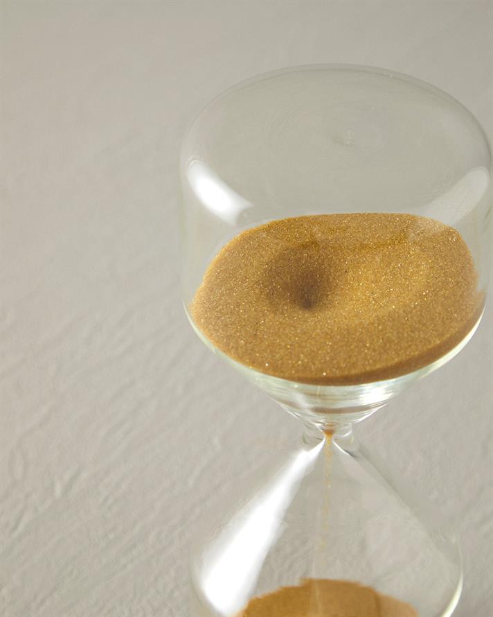 Natural Glass 15 min Hourglass 7x7x17 cm Brown