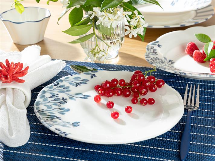 Clover Flower Porcelain Cake Plate 20 cm White-Blue