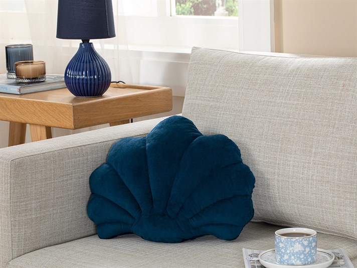 Shell Velvet Decorative Cushion 38x45 cm Dark Blue