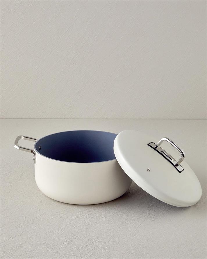 Aluminum Salt And Pepper Shak 24 cm Cream