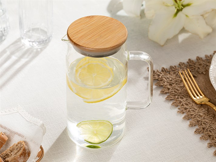 Creative Borosilicate Glass Capped Water Bottle 830 ml Transparent