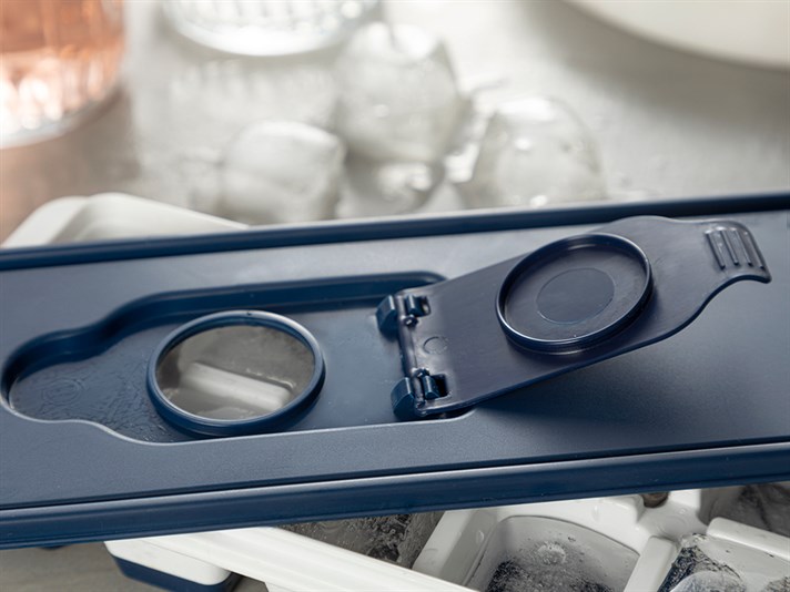 Creative Plastic Capped Ice Mould 8,9x25,3x3,9 cm Dark Blue