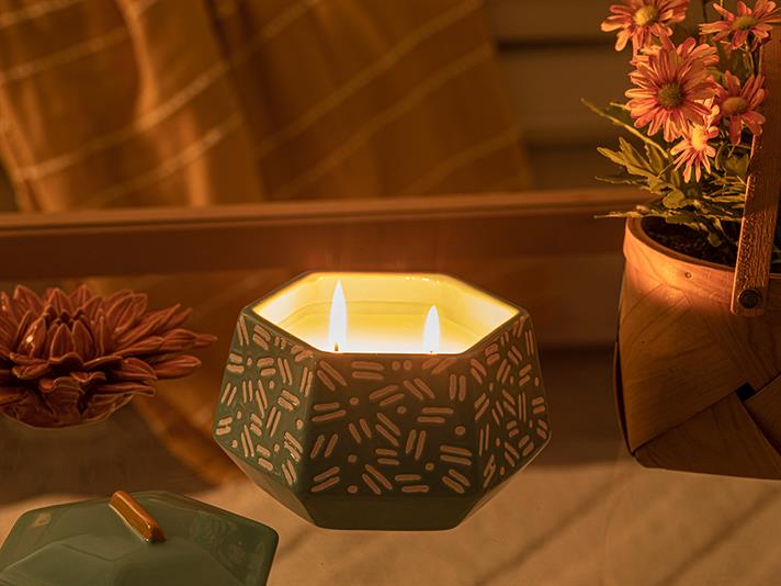 Lumânare parfumată, Crispy, 9 cm, verde