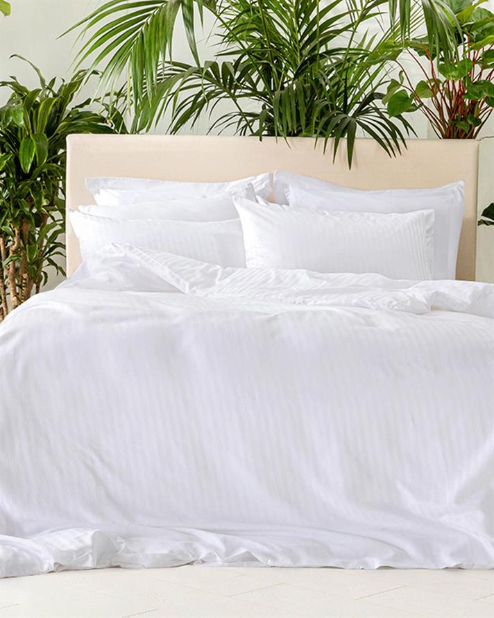 Lenjerie de pat completa, pentru doua persoane, Crystal, bumbac-viscoza, 200x220 cm/160x200 cm/50x70 cm, alb