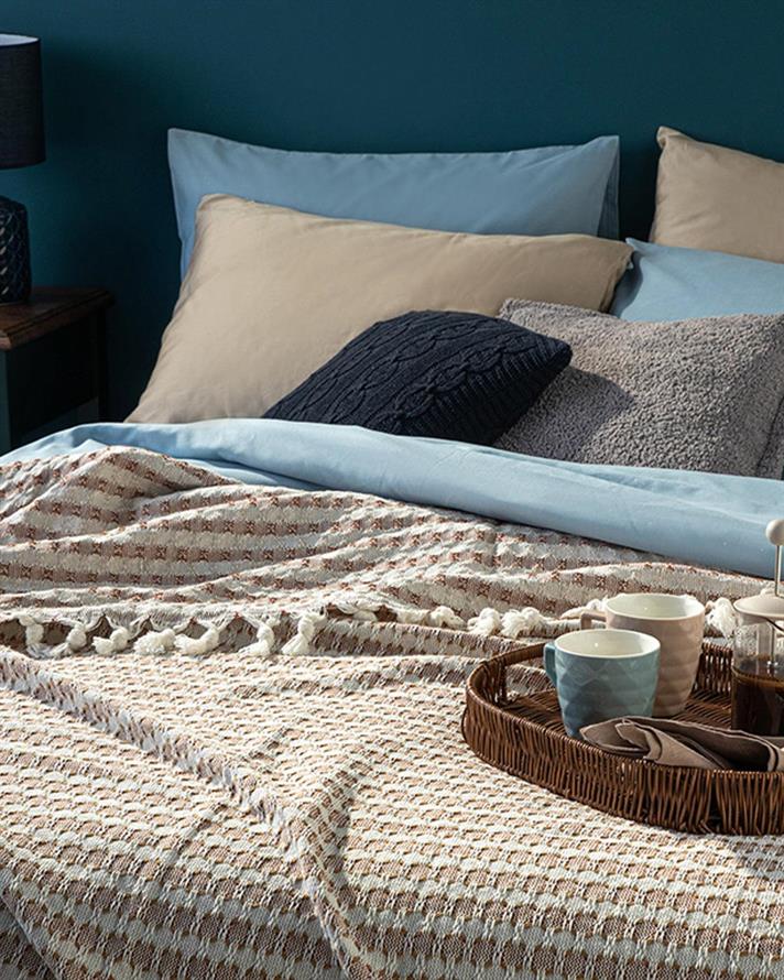 Cuvertură pat, King size, Buttons, bumbac-acril, 240x260 cm, maro