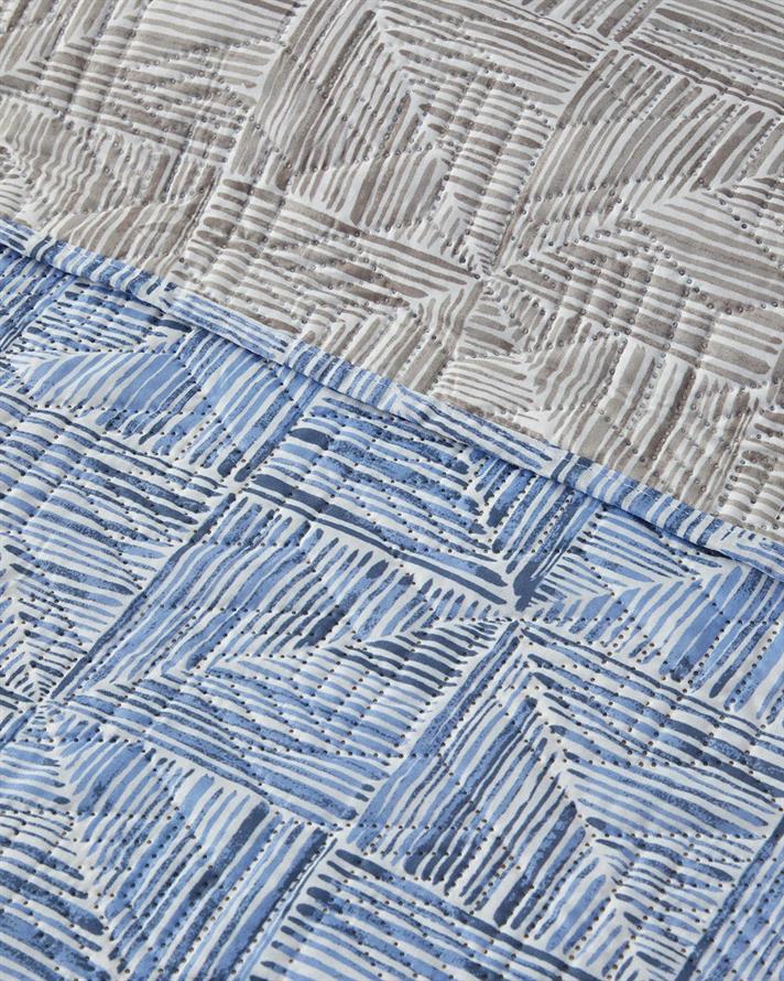 Cuvertura pat reversibila King Size, Modern Diamond, poliester, 240x220 cm, bleumarin