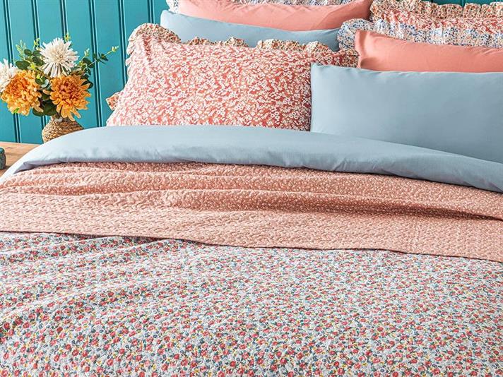 Cuvertura pat reversibila pentru doua persoane, Lovely Florets, poliester, 200x220 cm, roz