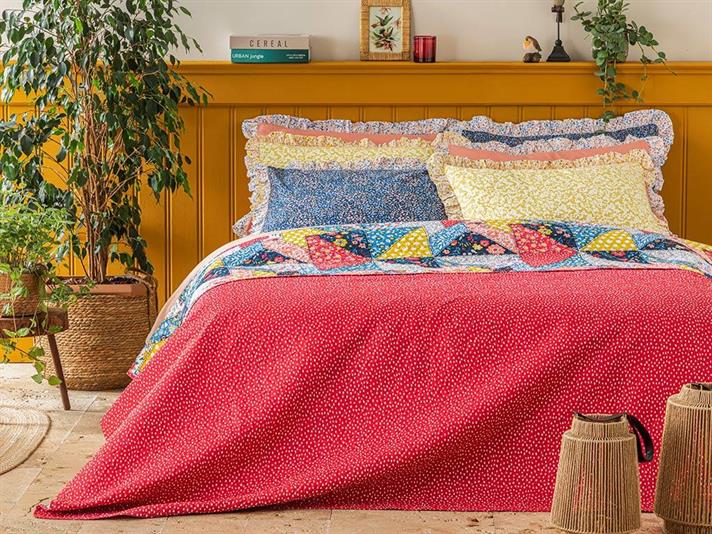 Patchy Florets Double Person Multi-Purposed Quilt 200x220 cm Red