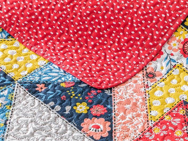 Patchy Florets Double Person Multi-Purposed Quilt 200x220 cm Red