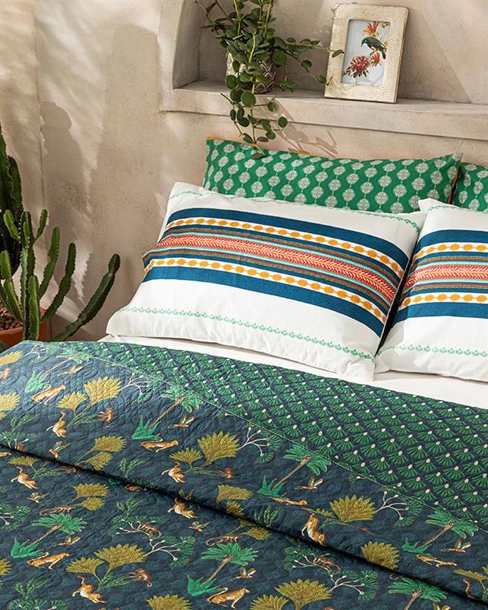 Cuvertura pat reversibila pentru doua persoane, Wild Wood, poliester, 200x220 cm, albastru petrol-verde