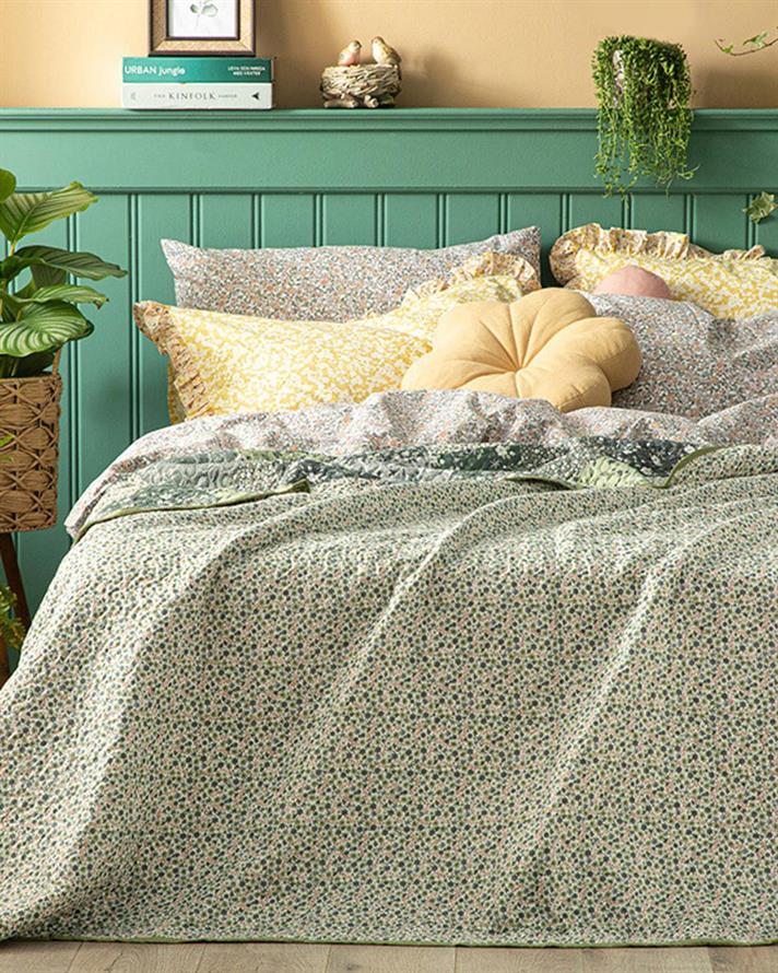Cuvertura pat reversibila pentru doua persoane, Flower Patch, poliester, 200x220 cm, verde