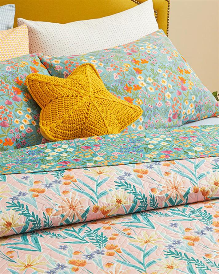 Cuvertura pat reversibila pentru o persoana, Joyous Florets, poliester, 160x220 cm, roz