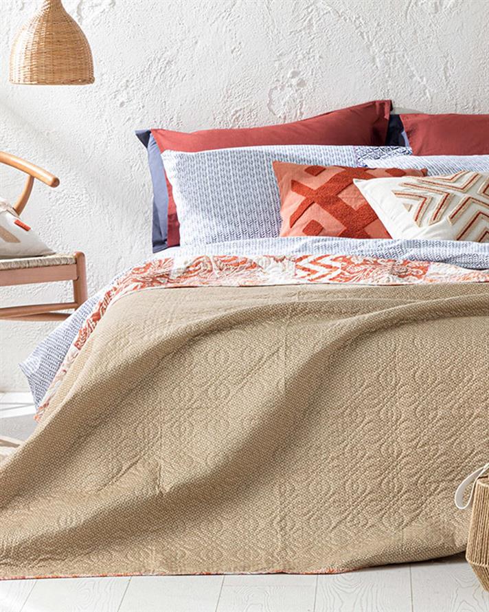 Cuvertura pat reversibila pentru o persoana, Golden Orient, poliester, 160x220 cm, roz coral