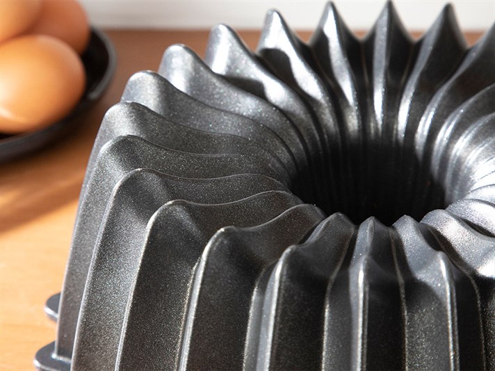 Pretty Casting Sliced Cake Mould 26x8,5 cm Black