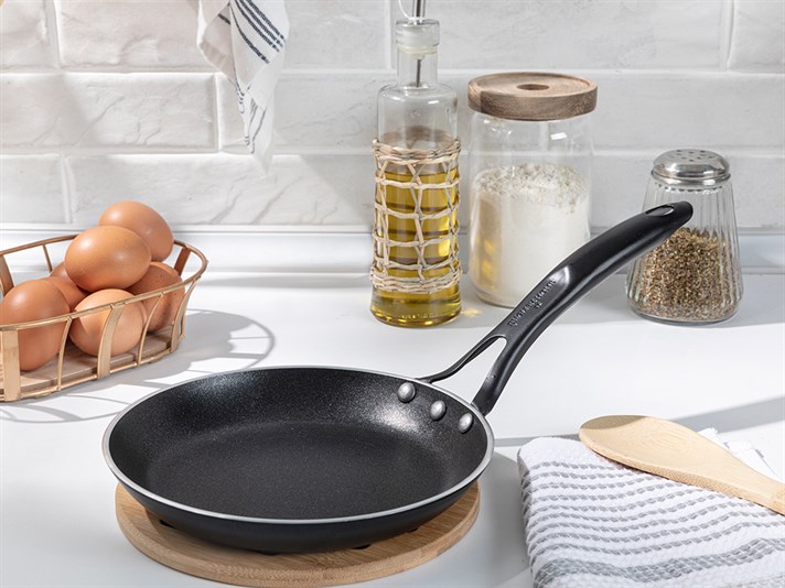 Diamond Aluminum Non-stick Pancake Pan 20 cm Black