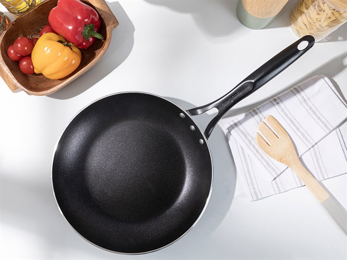 Diamond Aluminum Non-stick Fry Pan 30 cm Black