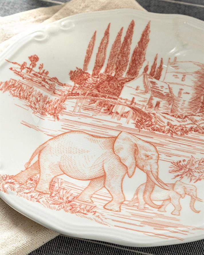 Elephant Porcelain Cake Plate 20 cm Red