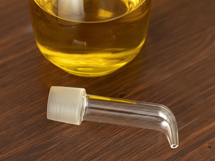 Esther Borosilicate Glass Oil Cup 750 ml Transparent