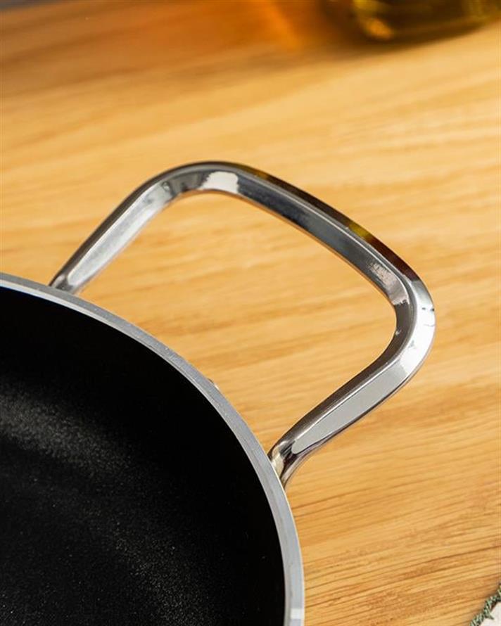 Excellence Aluminum Non-stick Shallow Frying Pan 18 cm Red
