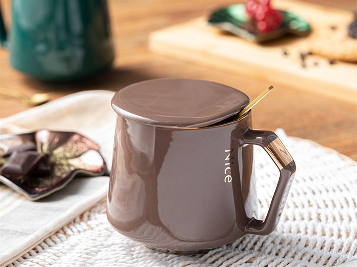 Felicia New Bone China Lidded with spoon Cup 380 ml Brown