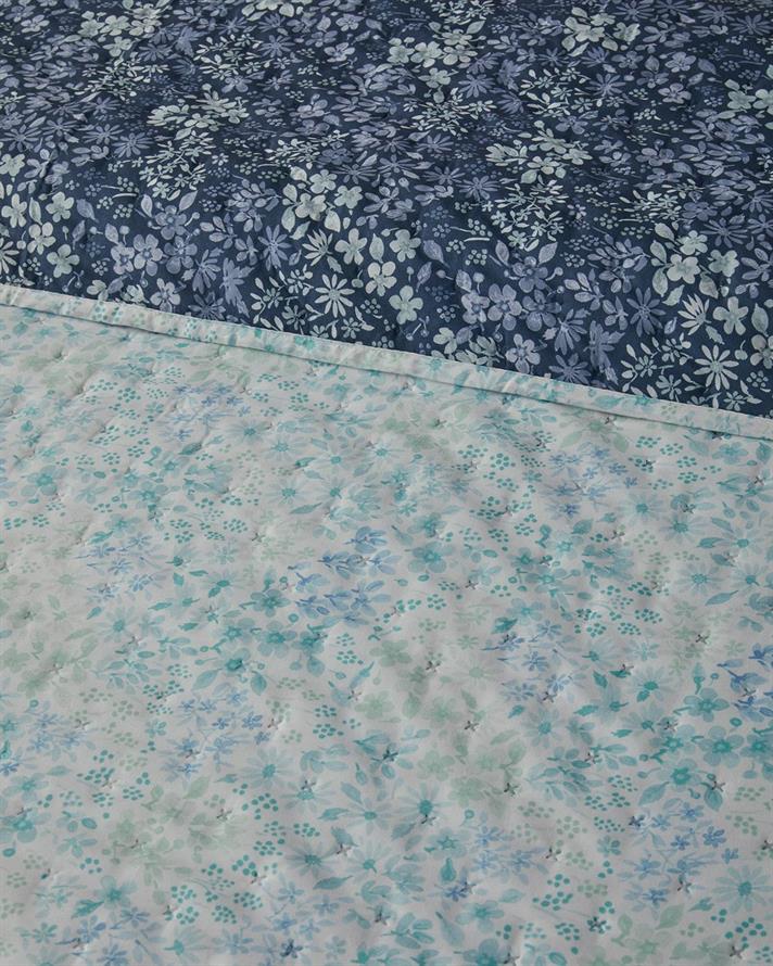Cuvertura pat reversibila, pentru doua persoane, Floral Harmony, poliester, 200x220 cm, bleu-albastru