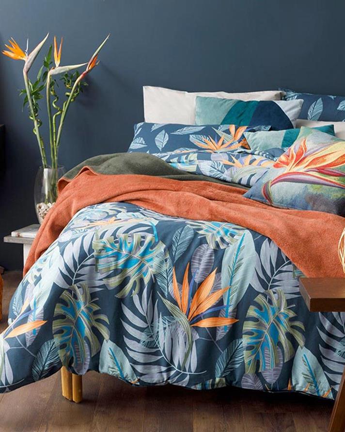 FLORI DE PARADIS COTTONY PERSOANĂ DUBLĂ  SET LENJERIE DE PAT 200X220 CM ALBASTRU INCHIS