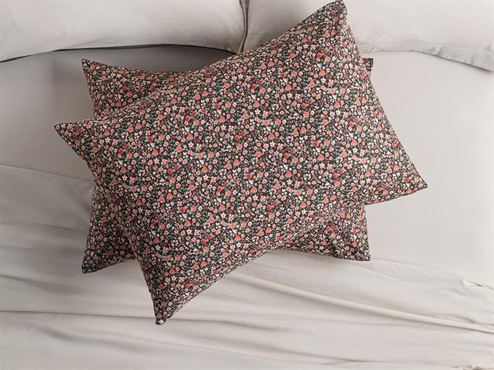 Floweret Cottony 2 Set Pillowcase 50x70 cm Black