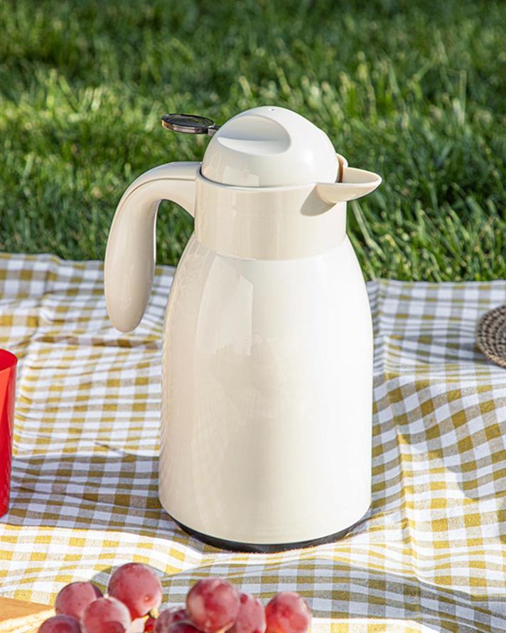 Ground Plastic Thermos 1 Litre Cream