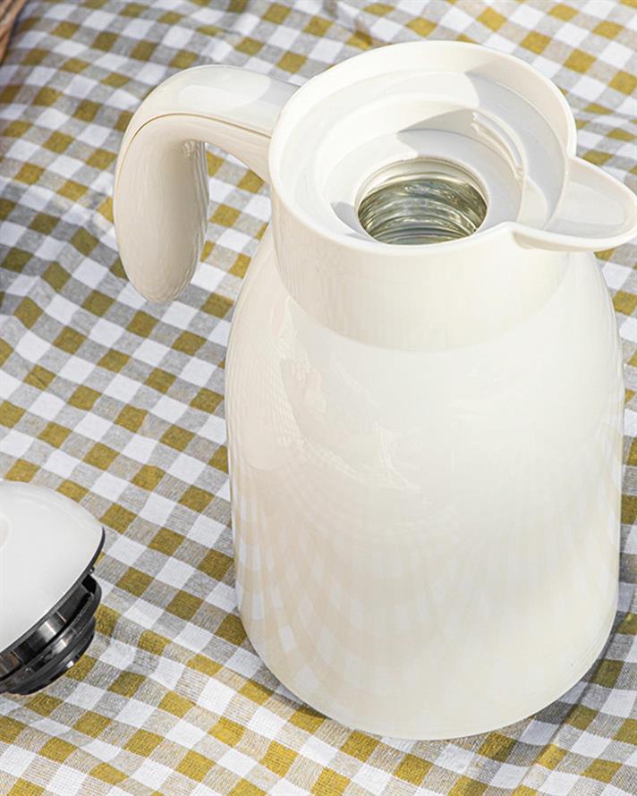 Ground Plastic Thermos 1 Litre Cream