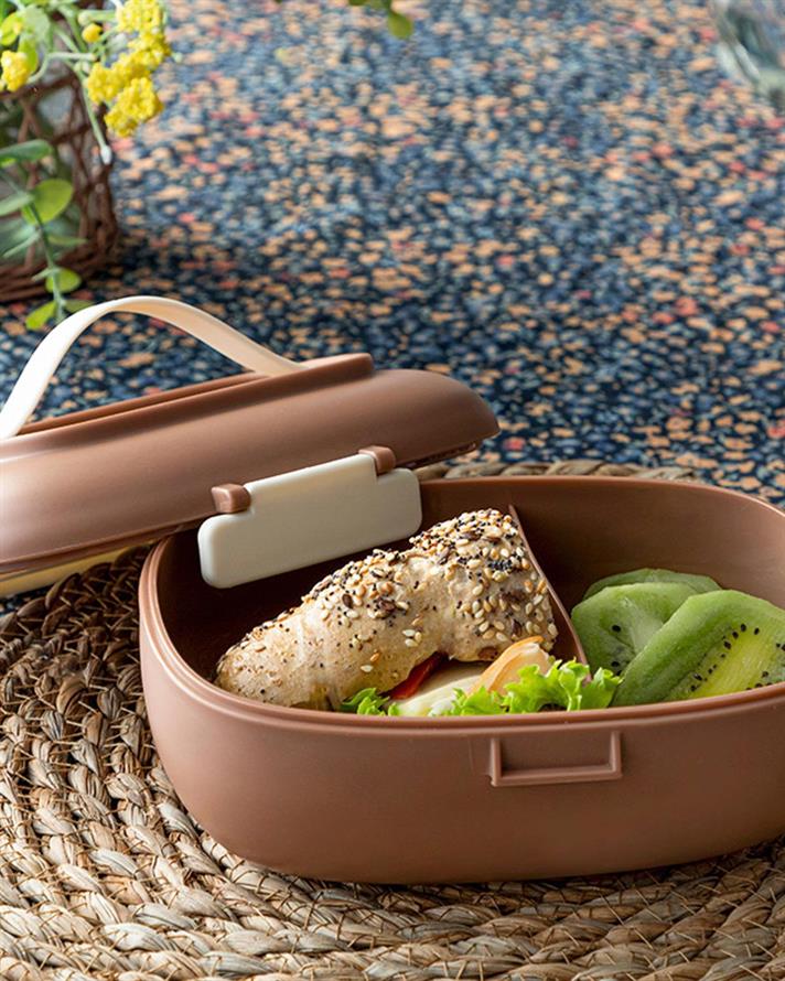 Helen Plastic Lunch Box 17,5x14,5x8,5 cm Brown