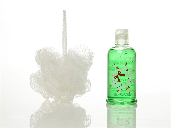 Iarna de vis Cu Cadou Burete Cu Fibre Gel De Duș 260 ml Alb