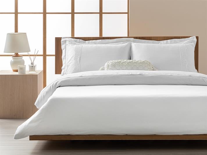  Lenjerie de pat completă, king size, Kiara, Bumbac Satinat Cu broderie, 240x260 cm/ 260x280 cm/ 50x70 cm, Alb
