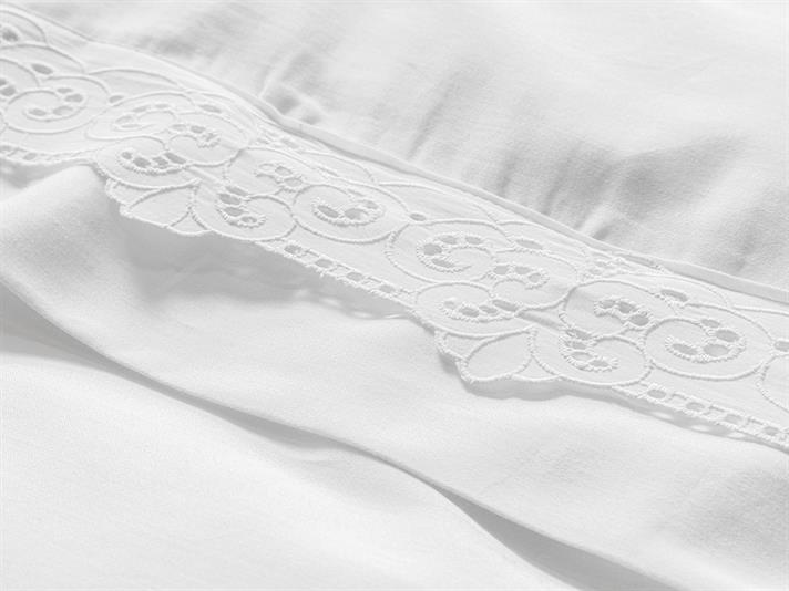  Lenjerie de pat completă, king size, Kiara, Bumbac Satinat Cu broderie, 240x260 cm/ 260x280 cm/ 50x70 cm, Alb