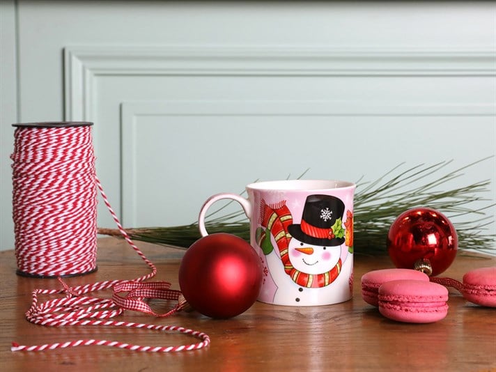 Let it Snow Bone China Cup 300 ml Red