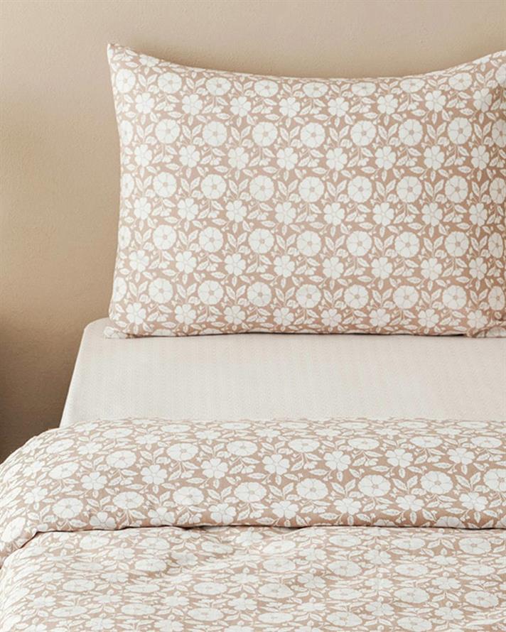 Lenjerie de pat completă, pentru două persoane, Parterre, bumbac-poliester, 200x220 cm/ 160x200 cm/ 50x70 cm, roz închis