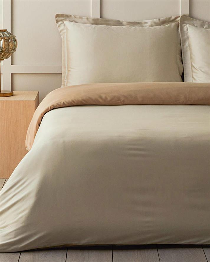 Lenjerie de pat completa King Size, Glorious, matase, 240x220 cm/180x200 cm/50x70 cm, auriu