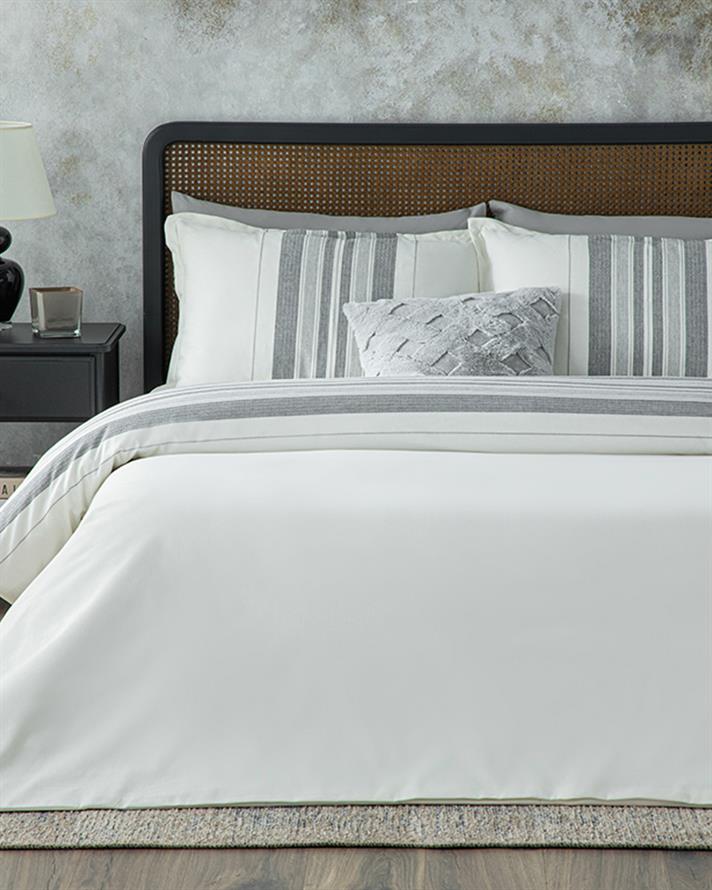 Lenjerie de pat completa, King Size, Grand, bumbac-viscoză-poliester, 240x220 cm/180x200 cm/50x70 cm, alb-gri