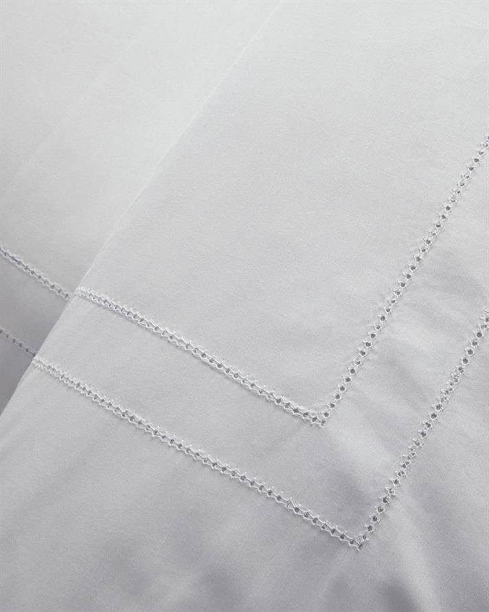 Lenjerie de pat completa pentru doua persoane, Grandiose, bumbac, 200x220 cm/160x200 cm/50x70 cm, alb