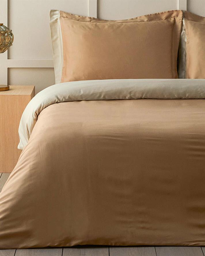 Lenjerie de pat completa pentru doua persoane, Glorious, matase, 200x220 cm/160x200 cm/50x70 cm, auriu