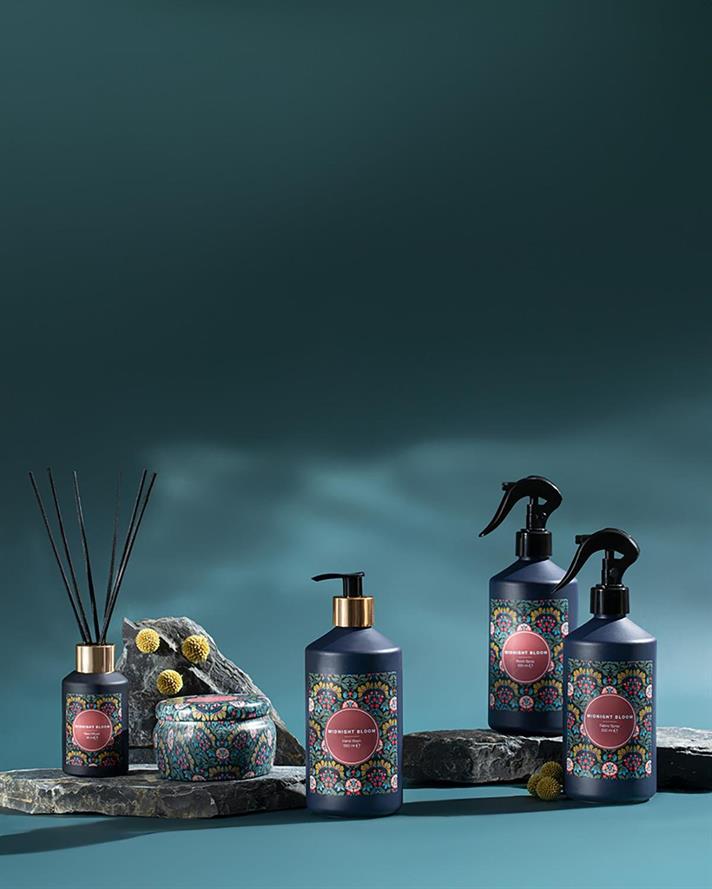Midnight Bloom Lumânare Parfumată , 227 Gr, Natural - Burgundia