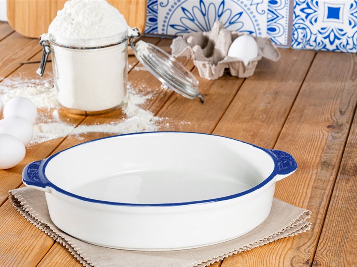 Modest Porcelain big oval Oven Cover White-Blue