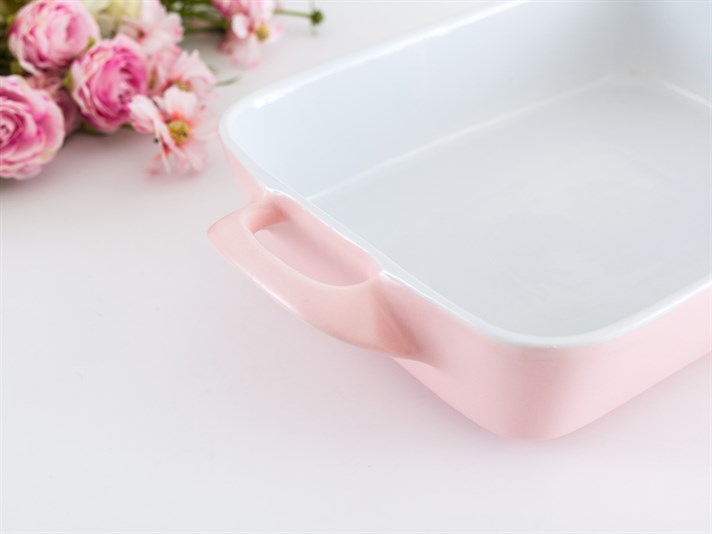Molly Stoneware Oven Cover Pink