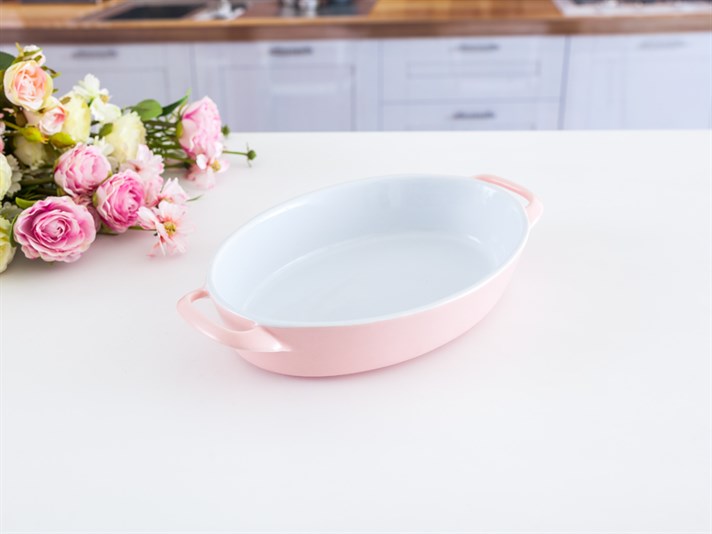 Molly Stoneware Oval shaped Oven Cover Pink