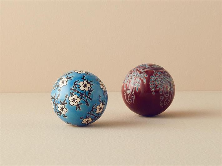 Amelia Ceramic Decorative Object Maroon