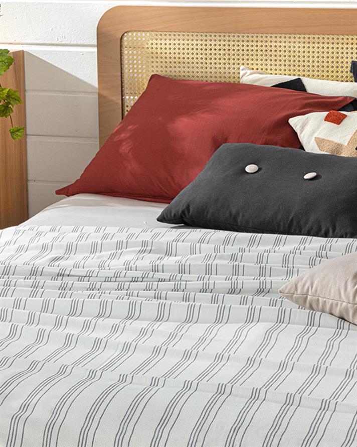 Fine Lines Painted Yarn Viscose King Size Summer Blanket 240x220 cm Dark Blue