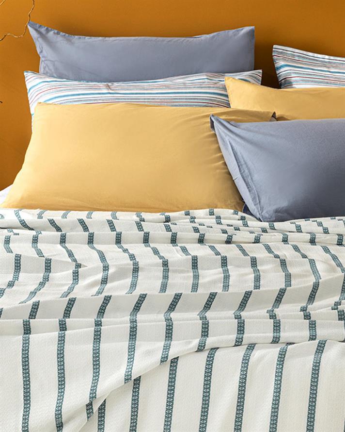 Petite Daisies Painted Yarn Viscose For One Person Summer Blanket 150x220 cm Seledon,