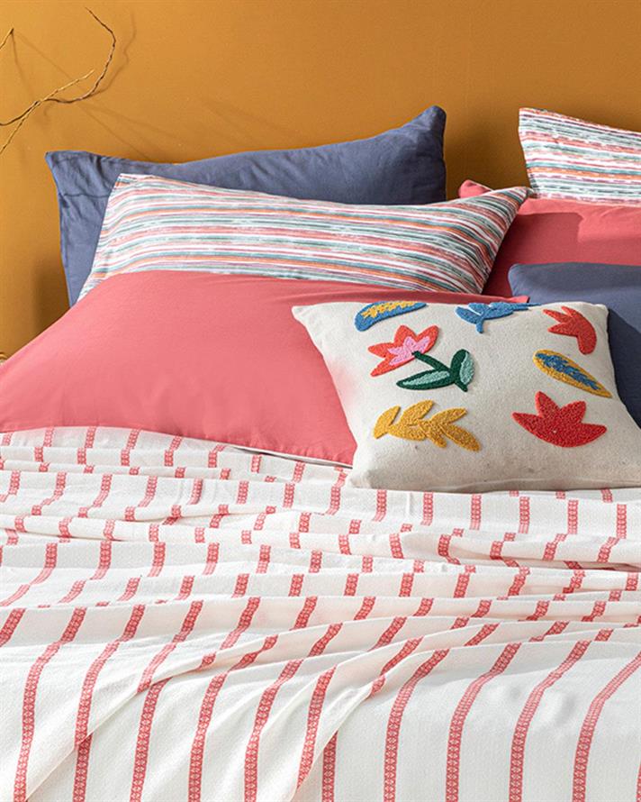 Petite Daisies Painted Yarn Viscose For One Person Summer Blanket 150x220 cm Pink